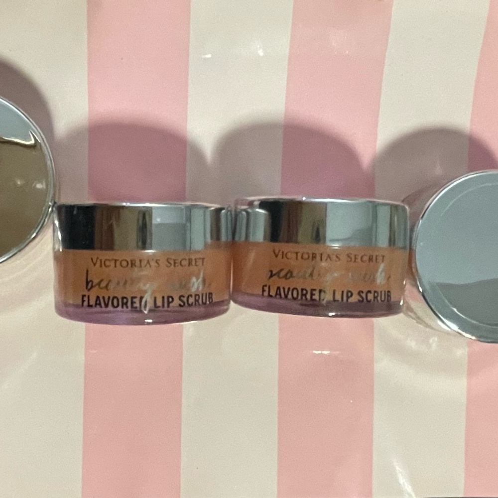 Victoria’s Secret Beauty Rush Flavored Lip Scrub Strawberry Fizz